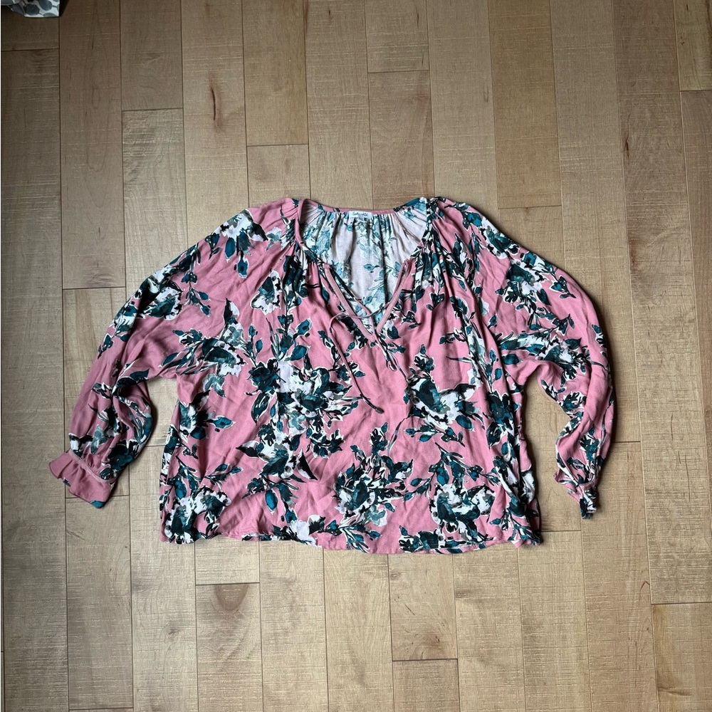Splendid Pink and Black Flutter Sleeve Blouse